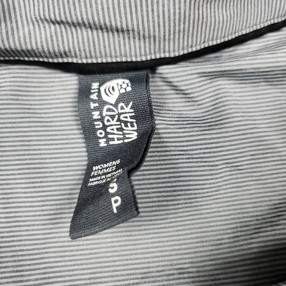 Mountain Hard Wear Pull Over 1/4 Button Shirt. - Picture 5 of 6